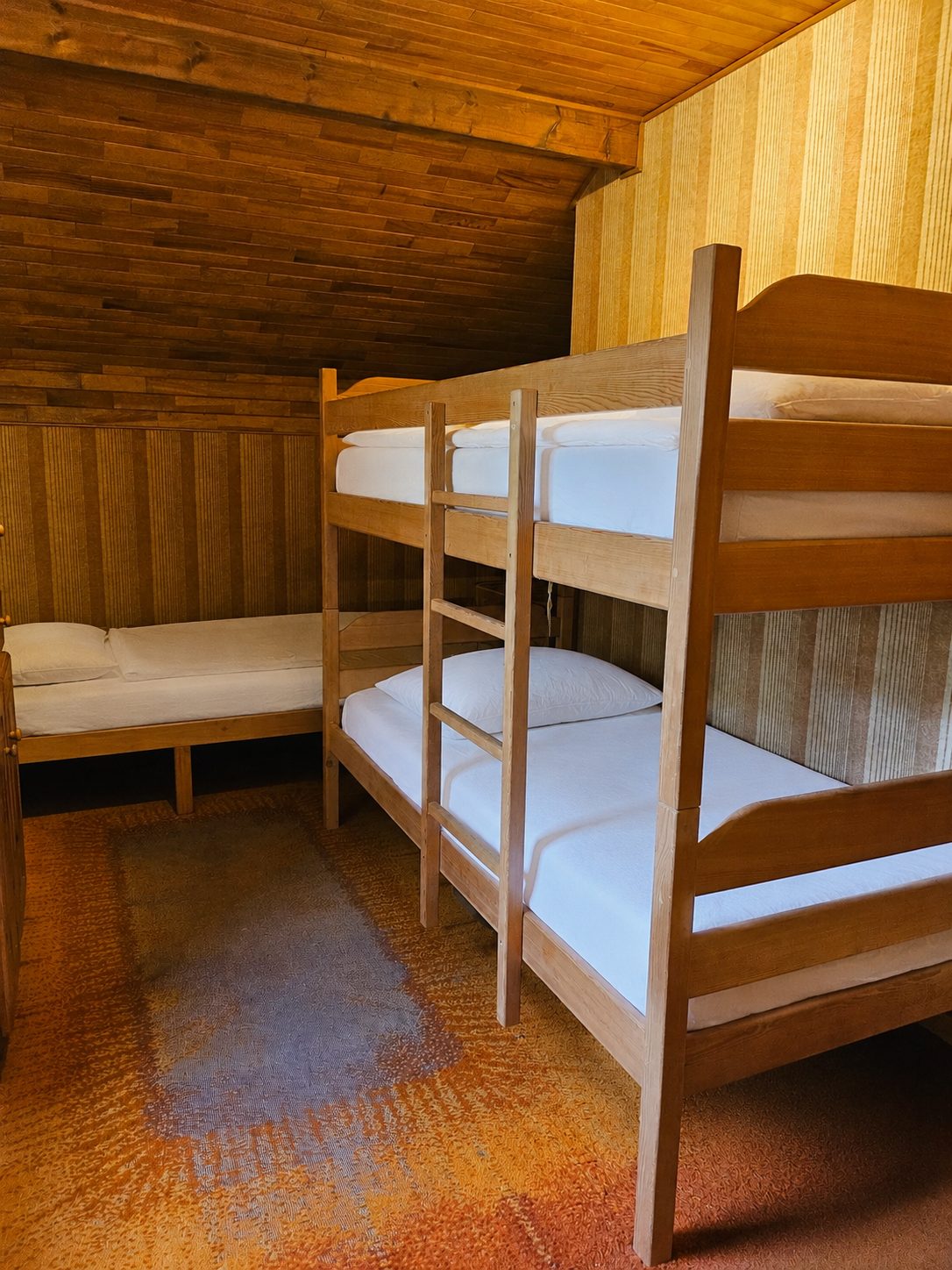 Chambre 3 : les lits superposés, deux couchages