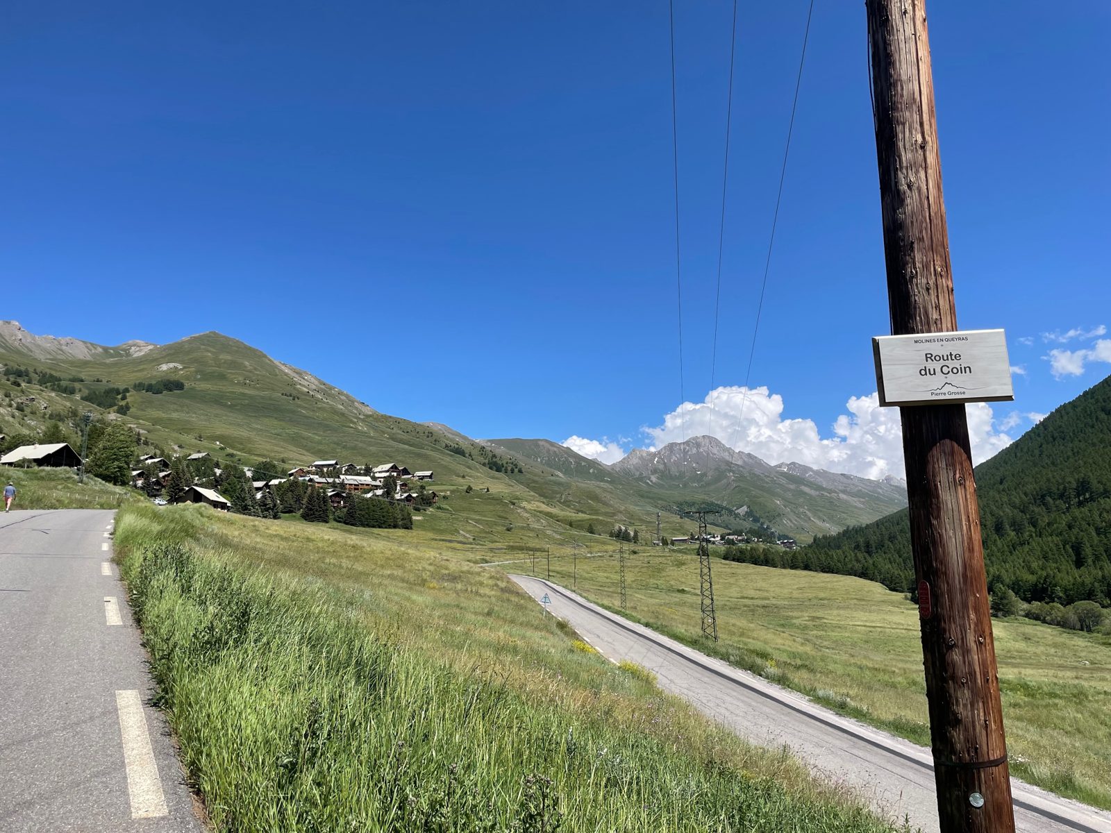 La route du Coin vers le hameau